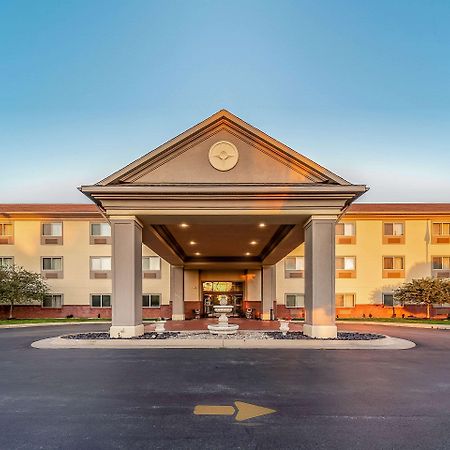 Quality Inn & Suites Hannibal Buitenkant foto