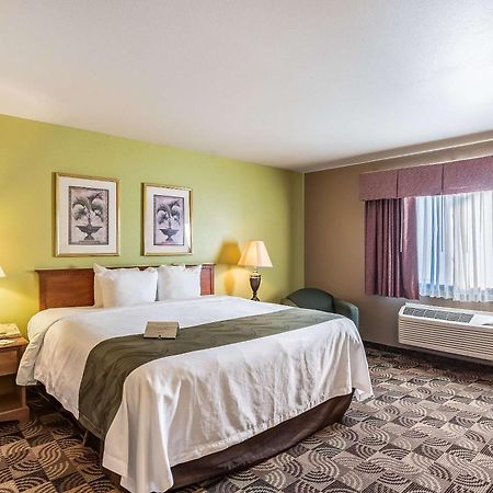 Quality Inn & Suites Hannibal Buitenkant foto