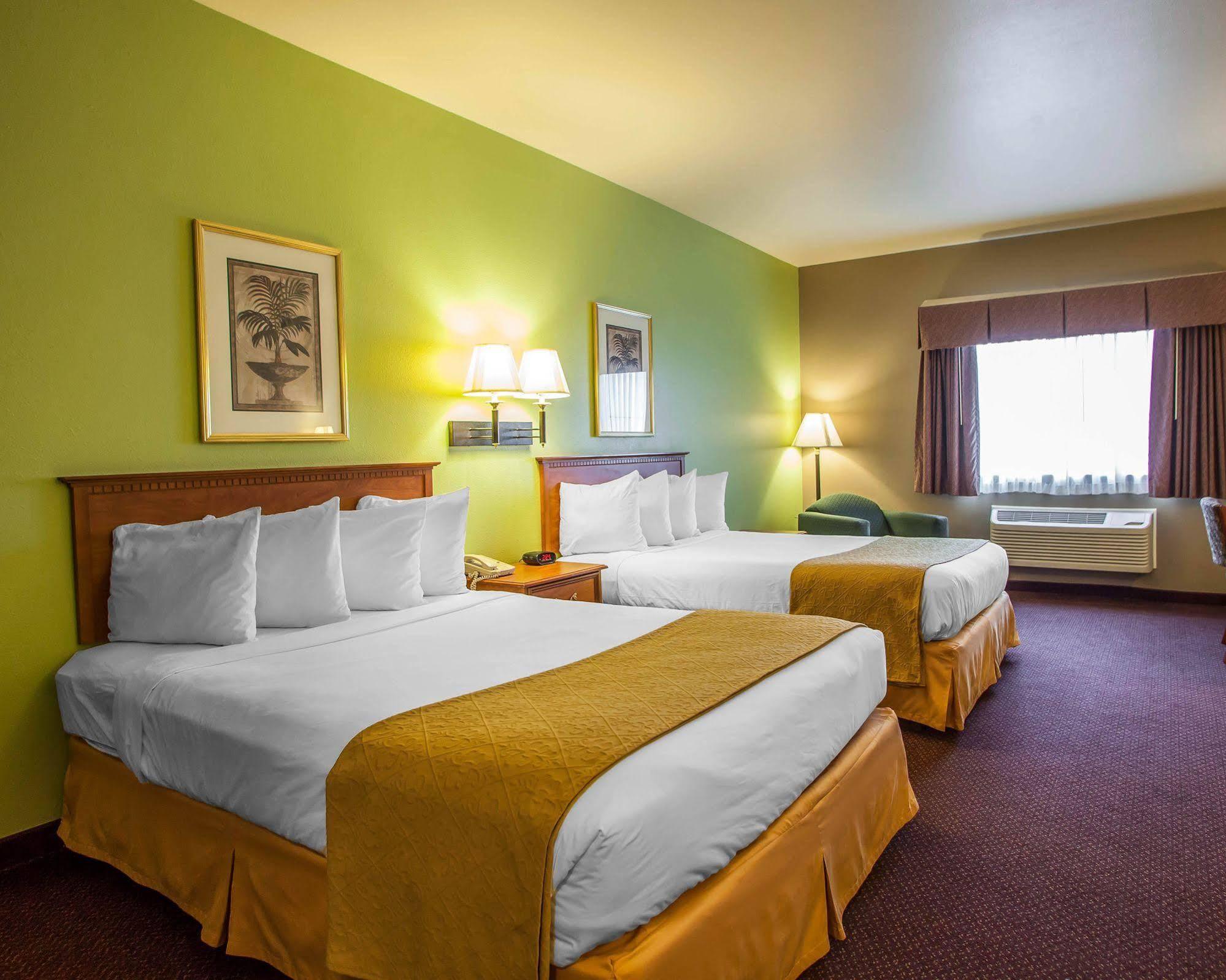 Quality Inn & Suites Hannibal Buitenkant foto