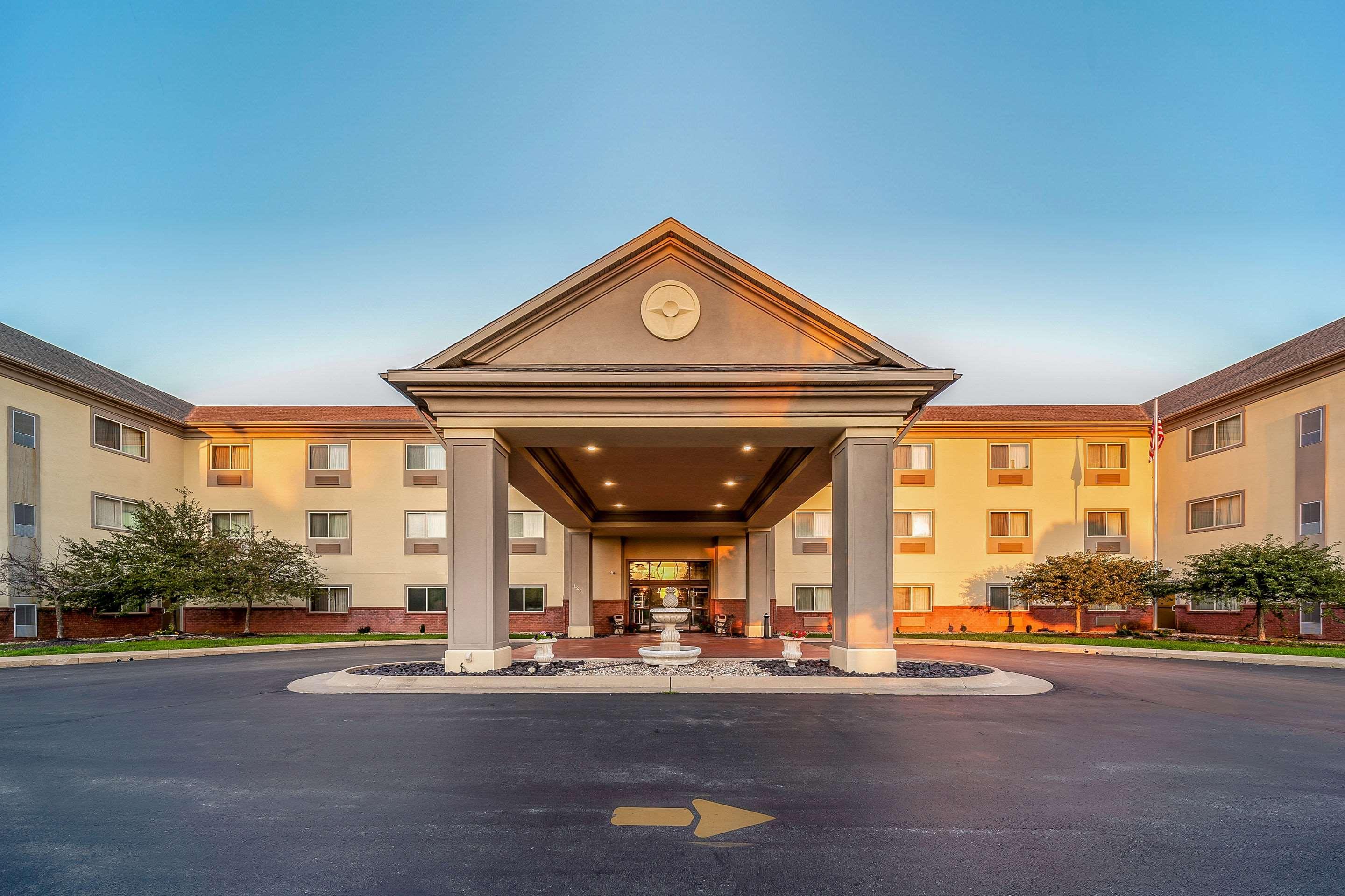 Quality Inn & Suites Hannibal Buitenkant foto