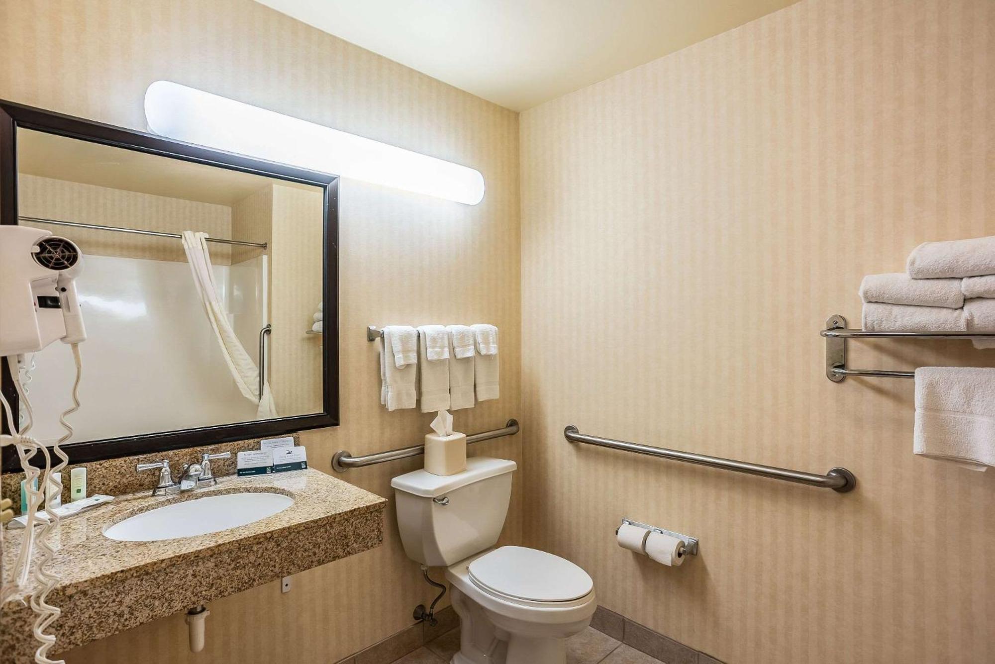 Quality Inn & Suites Hannibal Buitenkant foto