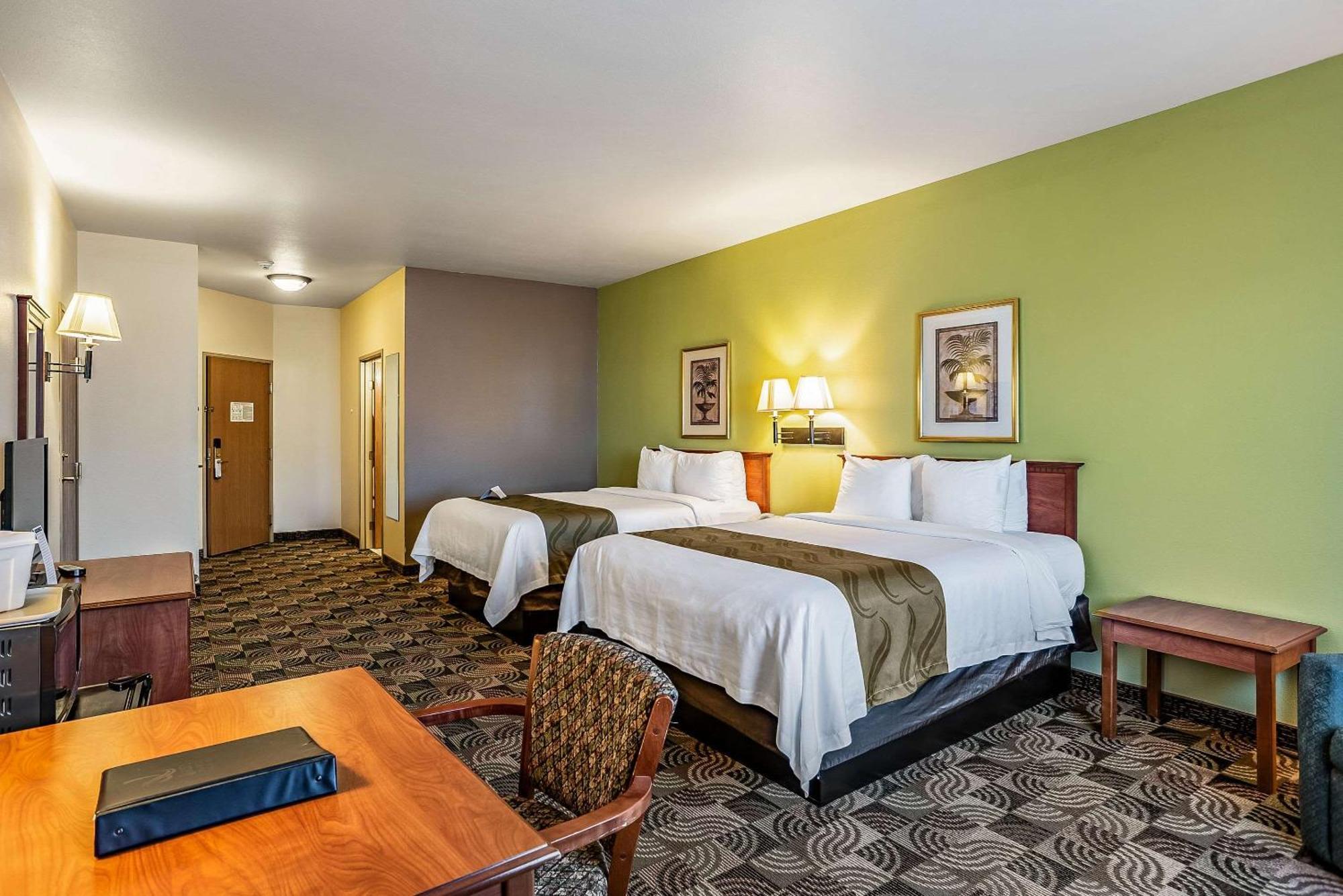 Quality Inn & Suites Hannibal Buitenkant foto