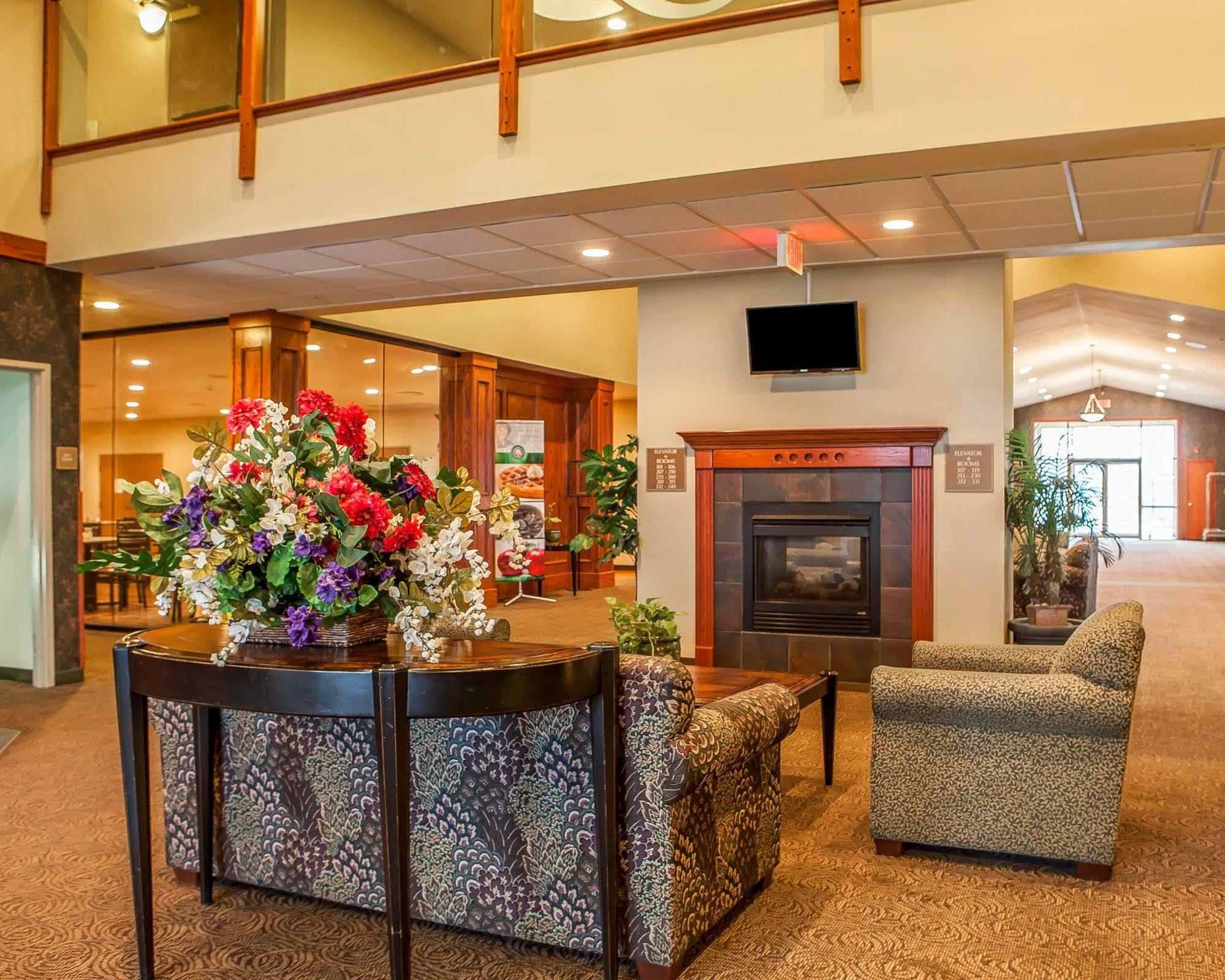 Quality Inn & Suites Hannibal Buitenkant foto