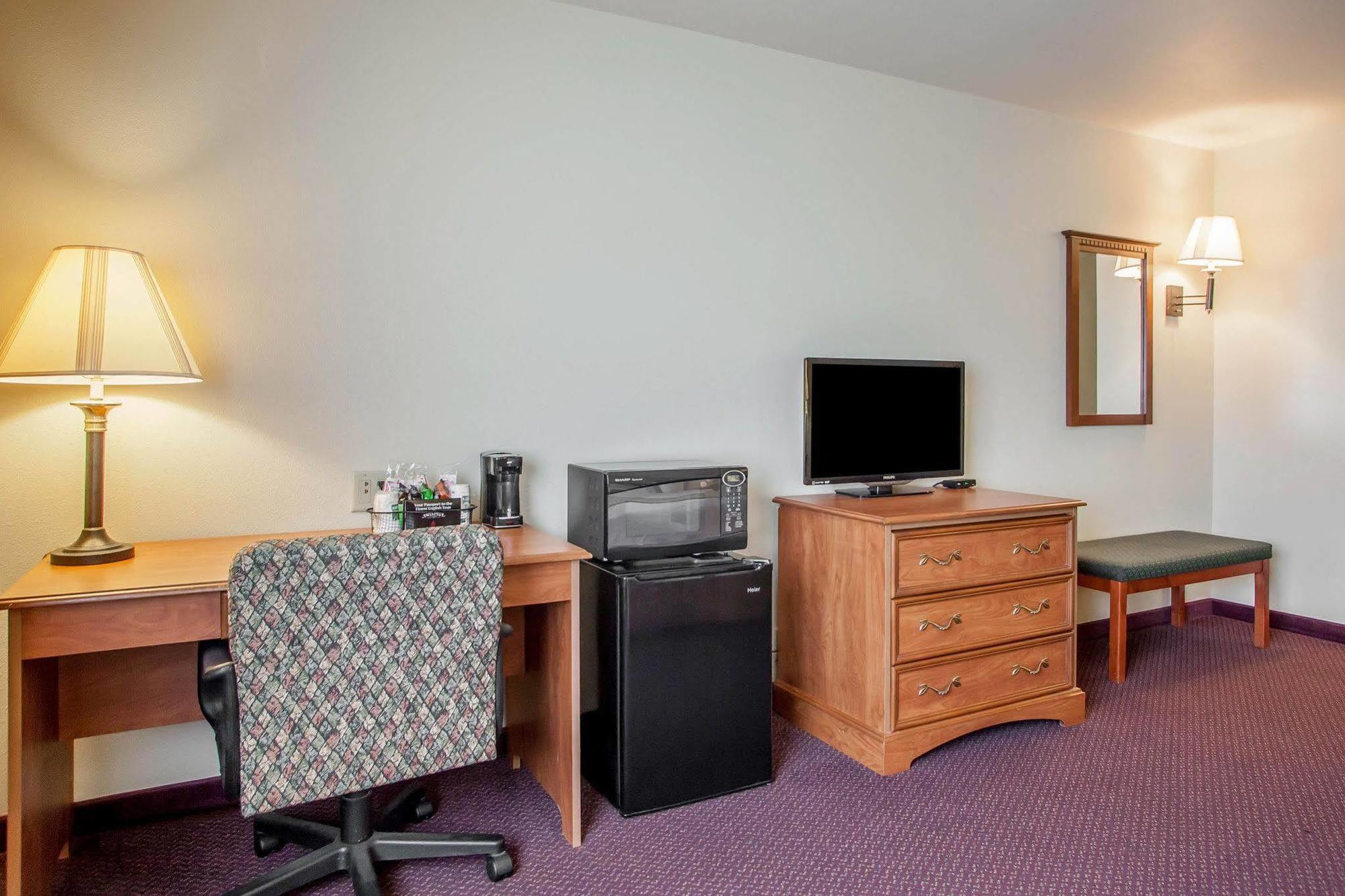 Quality Inn & Suites Hannibal Buitenkant foto