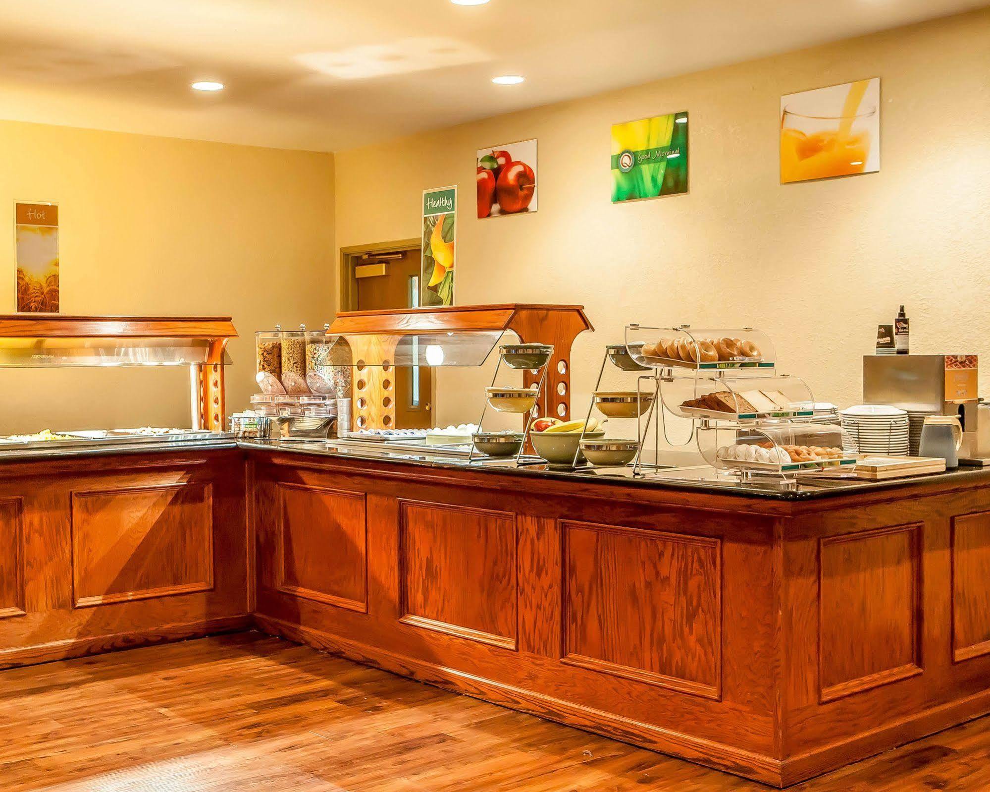 Quality Inn & Suites Hannibal Buitenkant foto