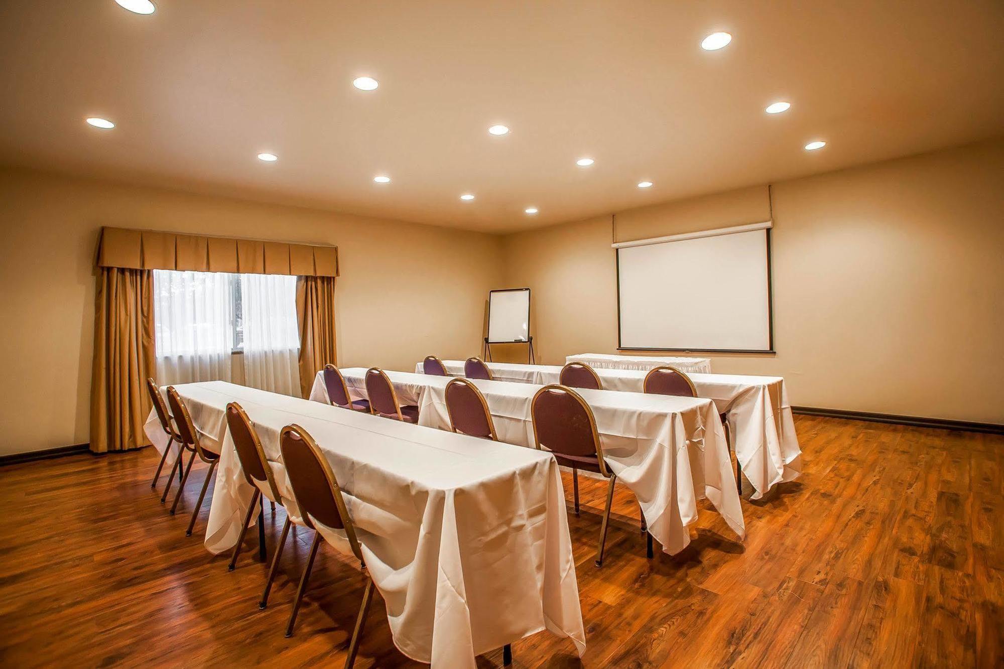 Quality Inn & Suites Hannibal Buitenkant foto