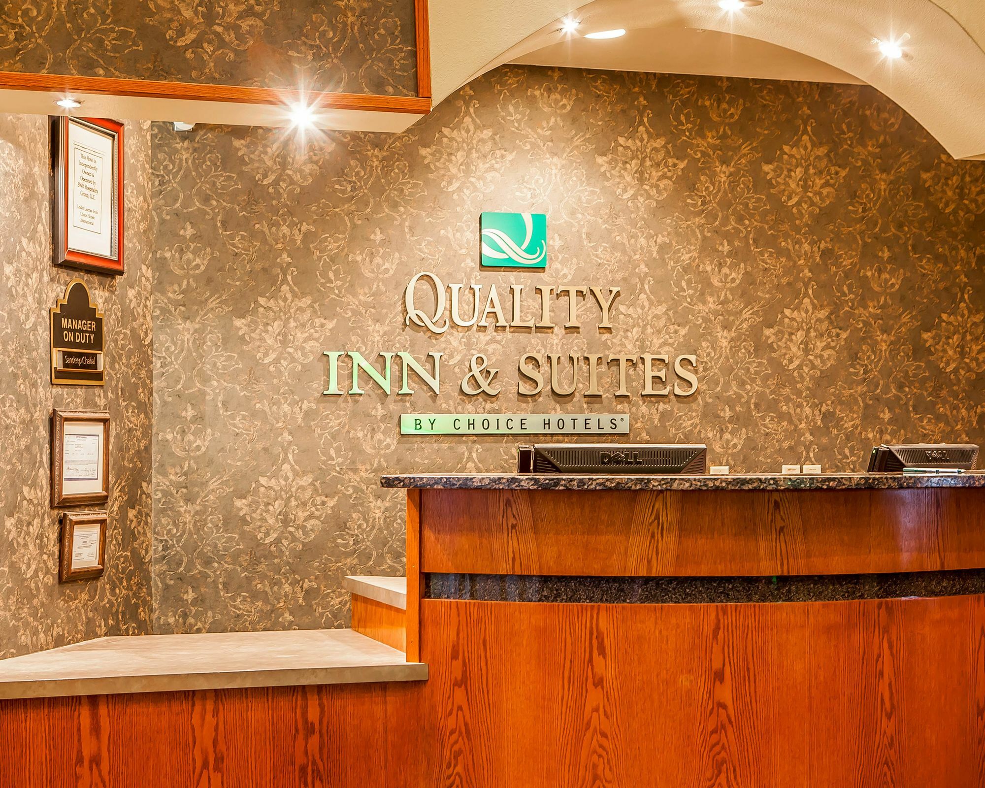 Quality Inn & Suites Hannibal Buitenkant foto